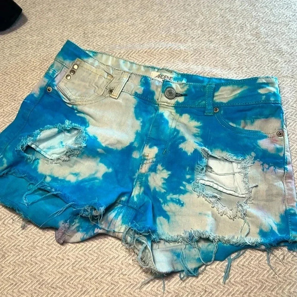 Ardene Turquoise & Pink Denim Shorts. Size 1 - Picture 2 of 8